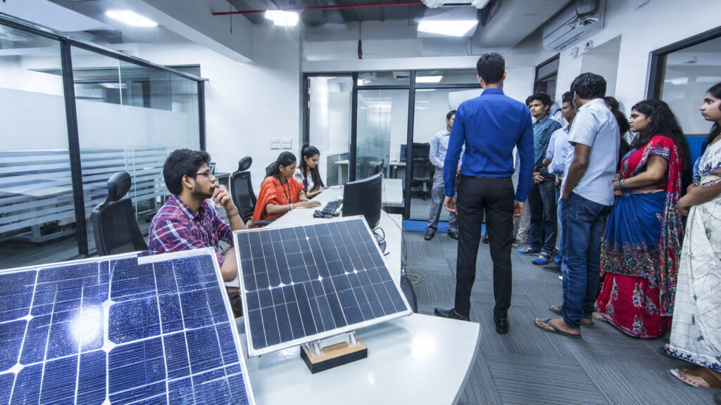 Solar Company में नौकरी कैसे पाए ?